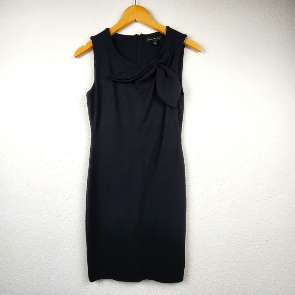 Banana Republic Black Sleeveless Stretch Knit Dress Front Bow Accent Size 2